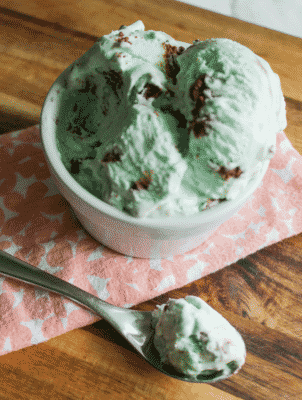 No Churn Low Carb Mint Chip Ice Cream in a cup