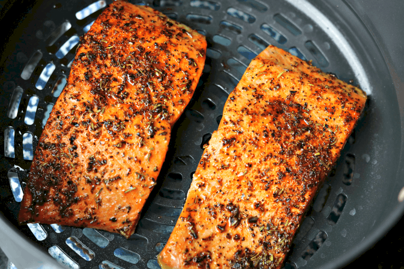 Ninja Foodi Air Fryer Herbed Salmon Recipe | Dr. Davinah's Eats
