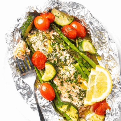 BAKED SALMON FOIL PACKETS WITH VEGETABLES