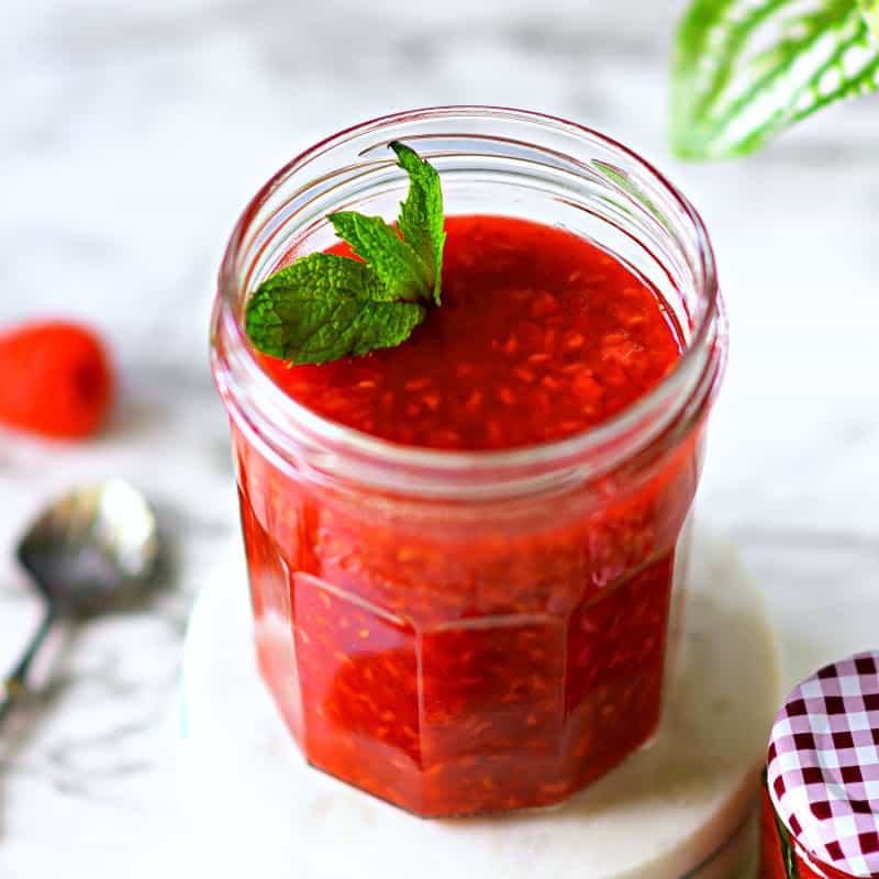 keto raspberry sauce in a jar