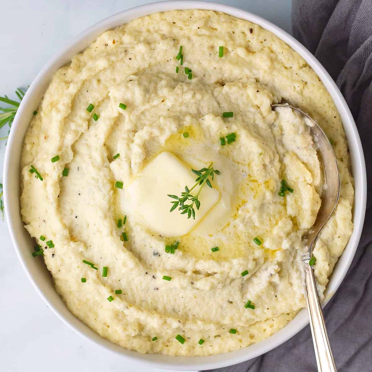 a bowl of keto mashed cauliflower potatoes