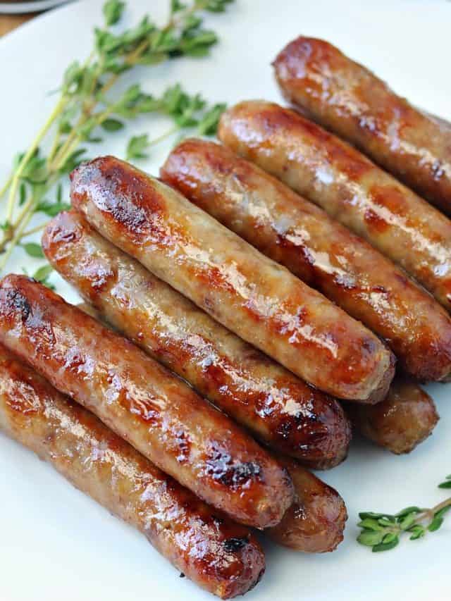 a plate of cooked air fryer breakfast sausage links