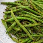 crispy air fryer green beans in a bowl