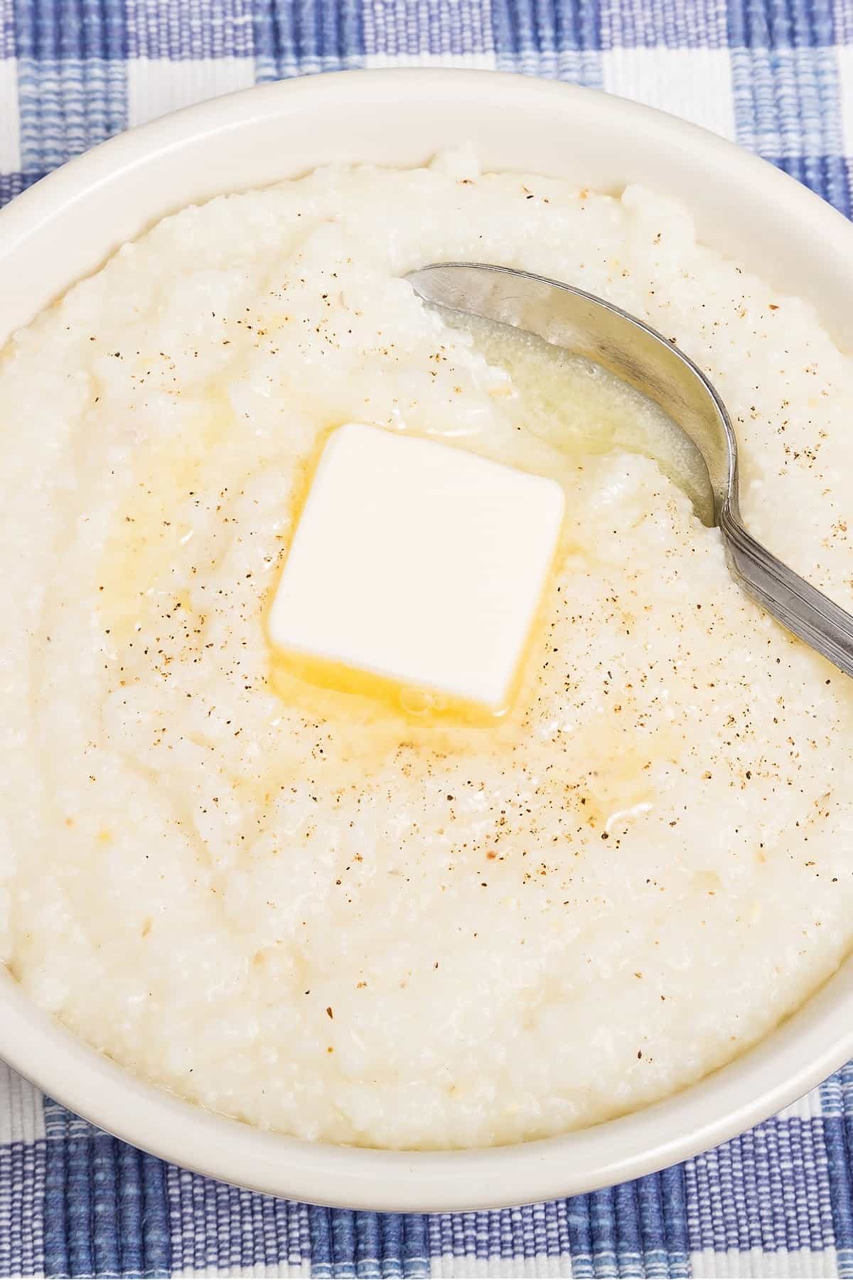 quaker grits in a bowl with butter