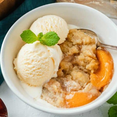 Easy Keto Peach Cobbler [Sugar-free Recipe] - Dr. Davinah's Eats