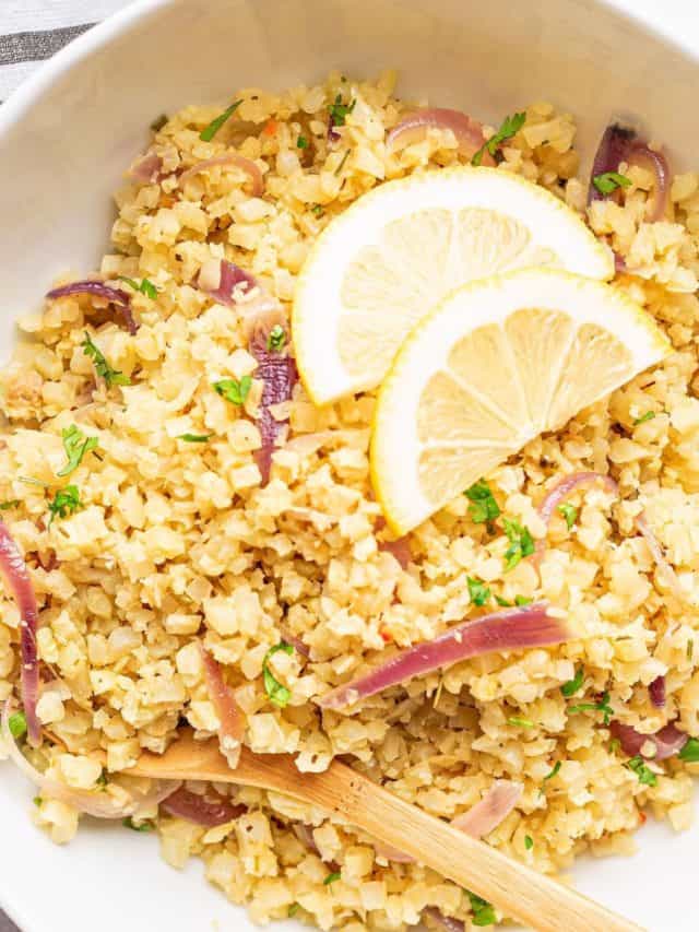 Cauliflower Rice Pilaf with slices of lemon on top