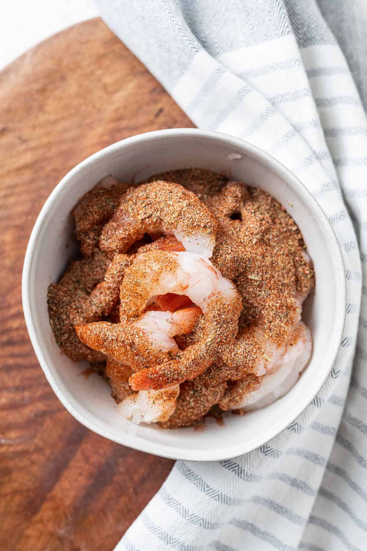 coating shrimp with blackened seasoning