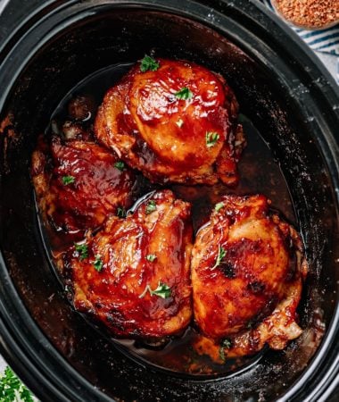 crockpot bbq chicken thighs in the slow cooker