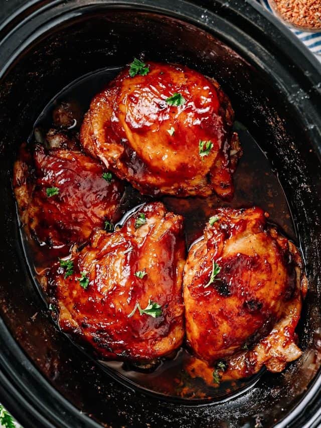 crockpot bbq chicken thighs in the slow cooker