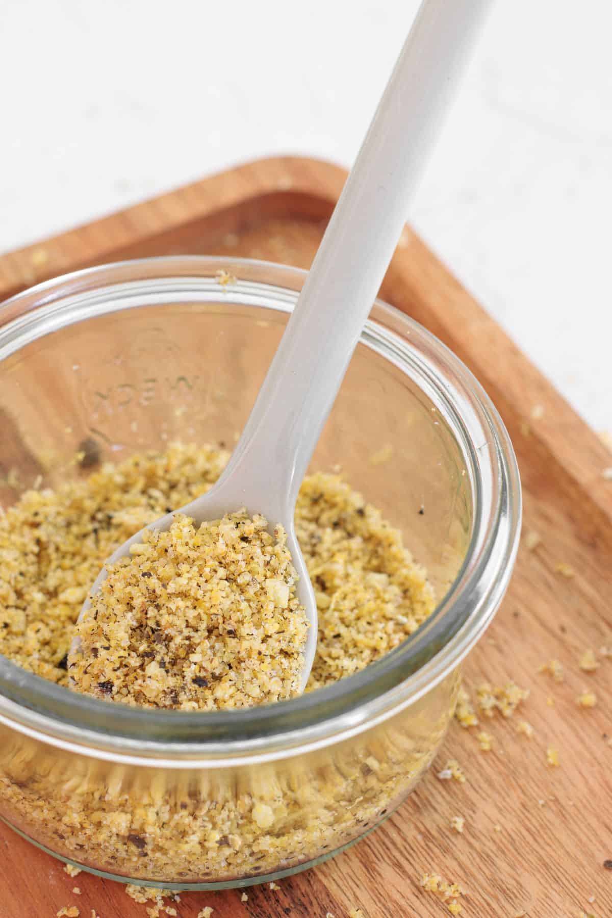 Citrusy lemon pepper seasoning blend ready to use