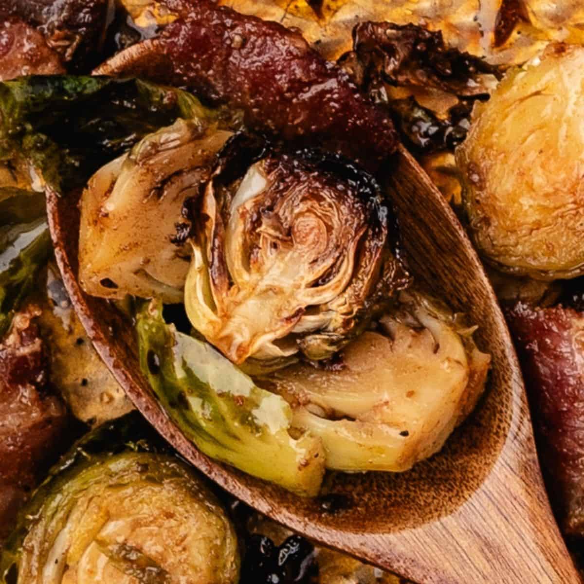 Roasted Brussels sprouts with bacon and caramelized crispy edges