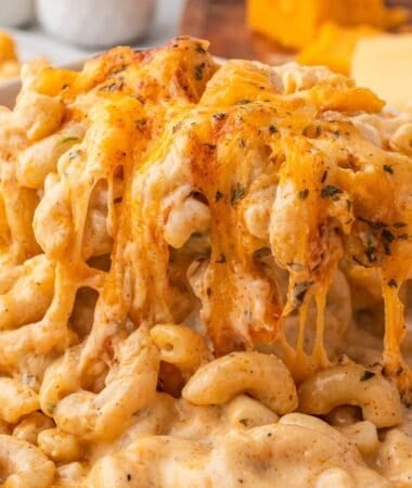 Recipe for Southern macaroni and cheese baked with a bubbly golden cheese crust