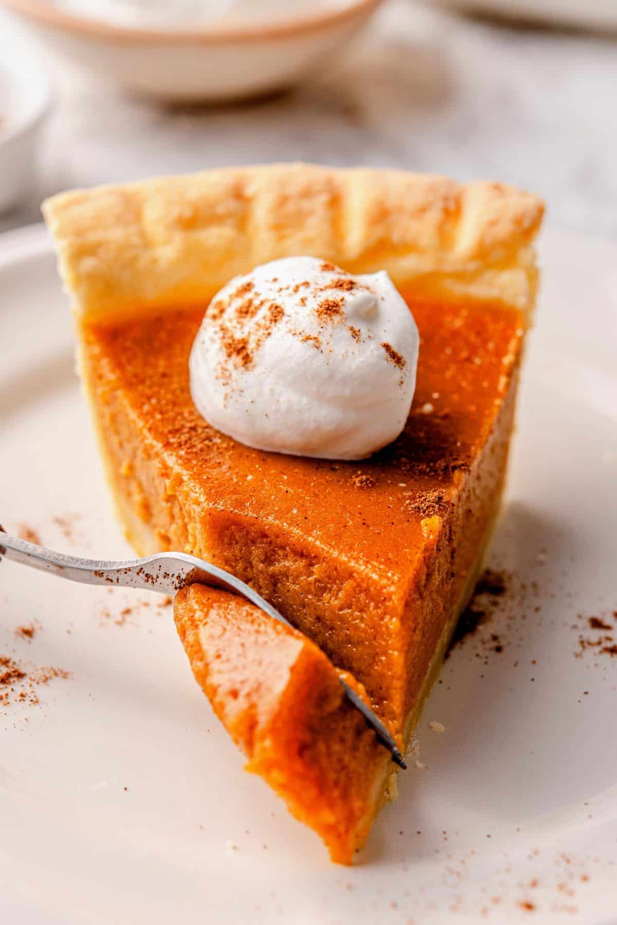 Southern sweet potato pie recipe with warm cinnamon and nutmeg flavors