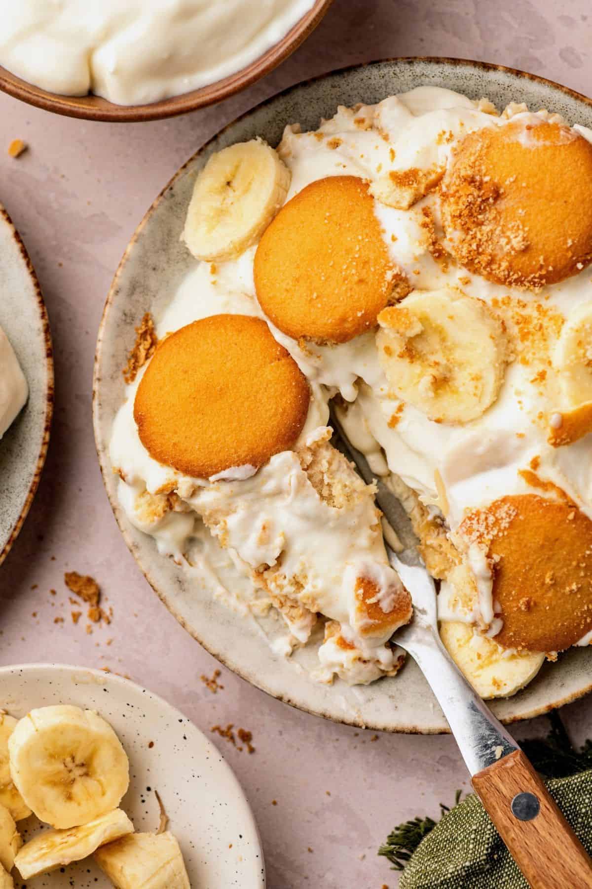 Southern banana pudding recipe with rich pudding and layers of bananas and softened vanilla wafers.